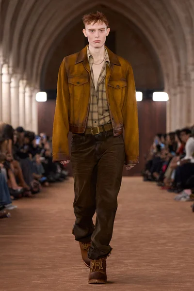 Look 23